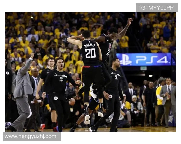 火箭队与爵士队激战正酣12月18日精彩对决引发球迷热议